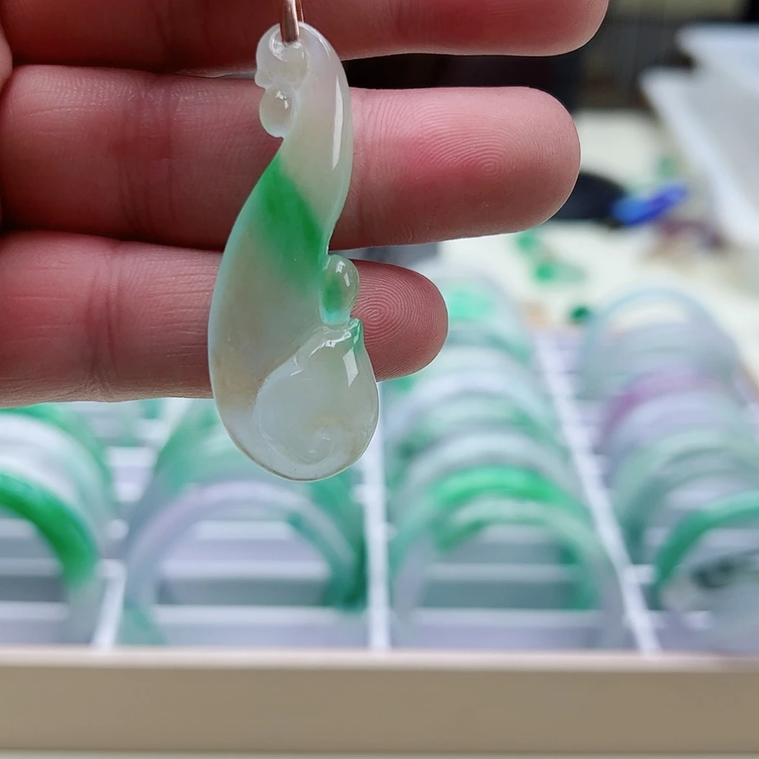 翡翠吊坠(赠链)银S925镶嵌