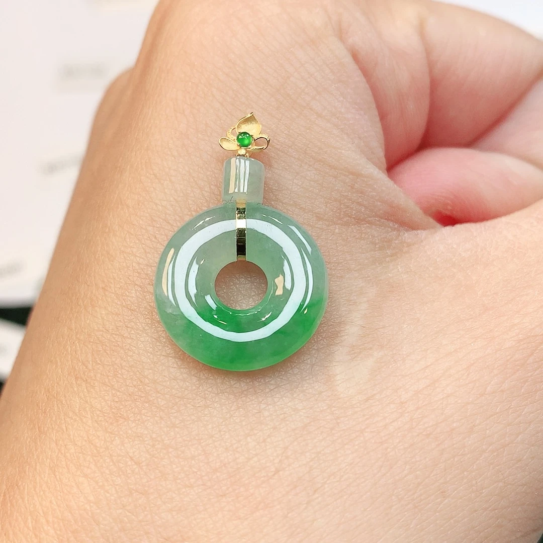 翡翠18K金镶嵌颈饰