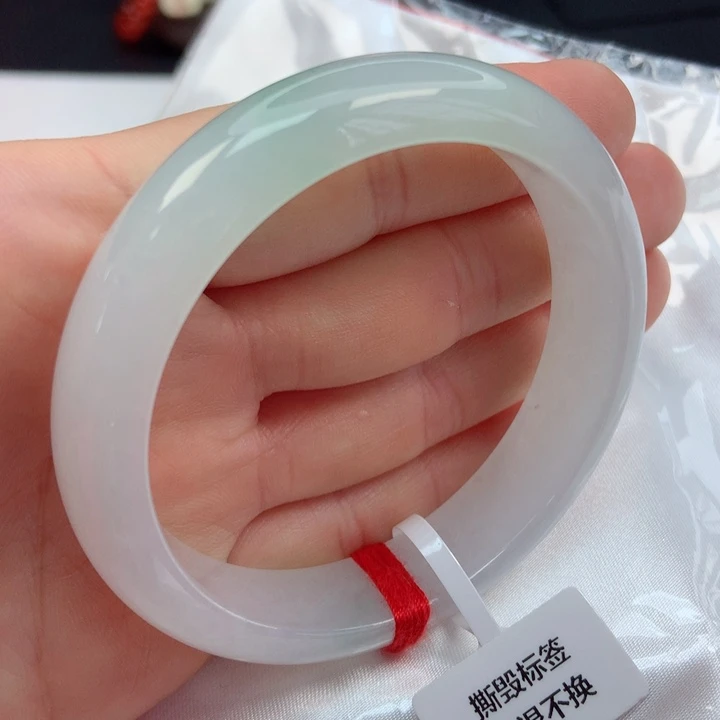 翡翠手镯未镶嵌57圈