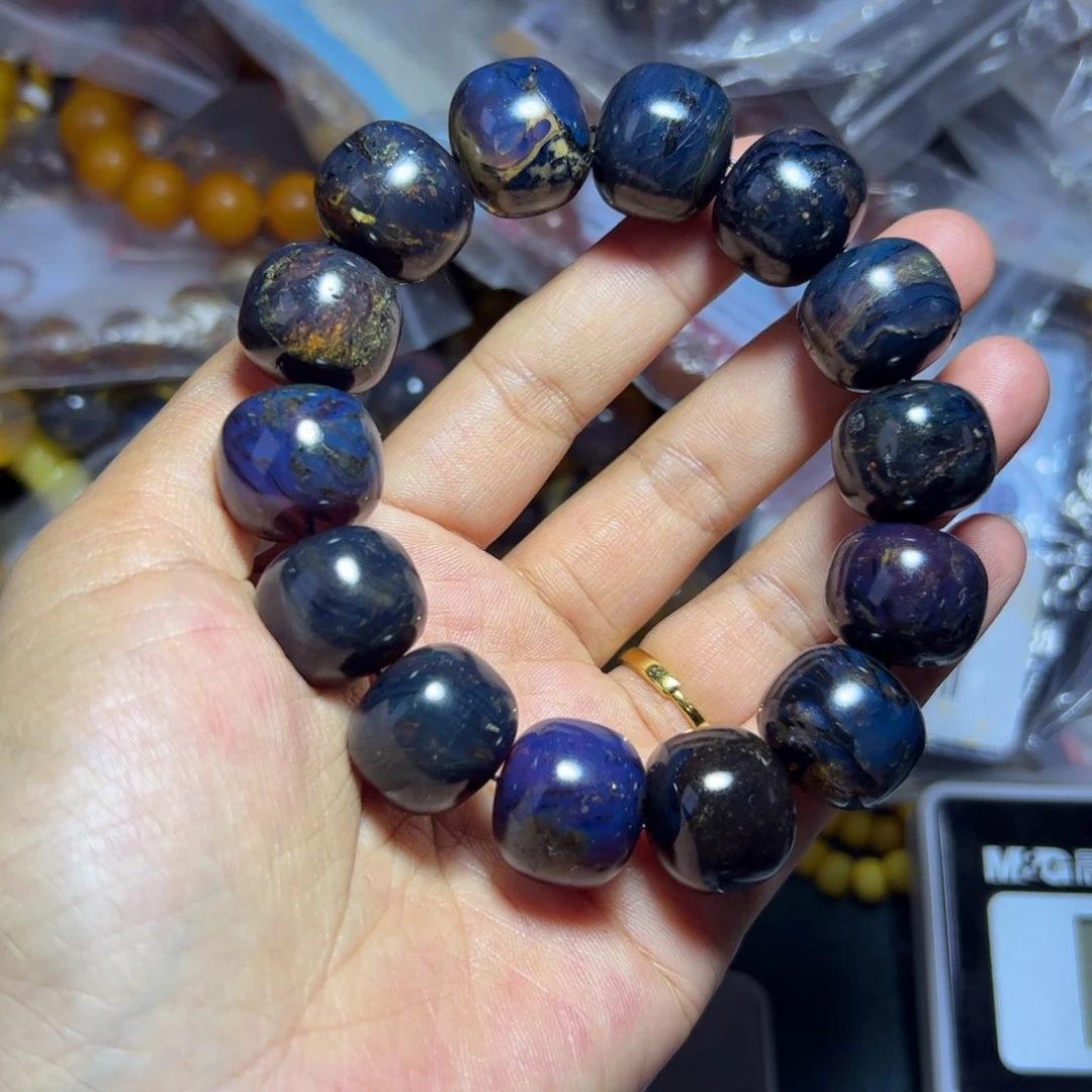 未镶嵌琥珀珠宝奇石395