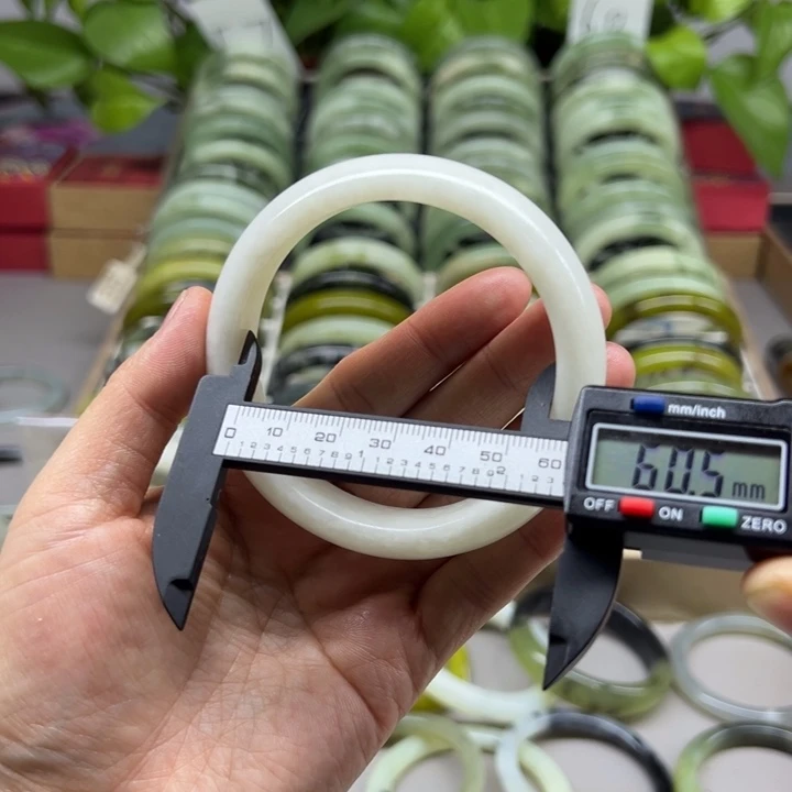 蛇纹石玉未镶嵌手镯14