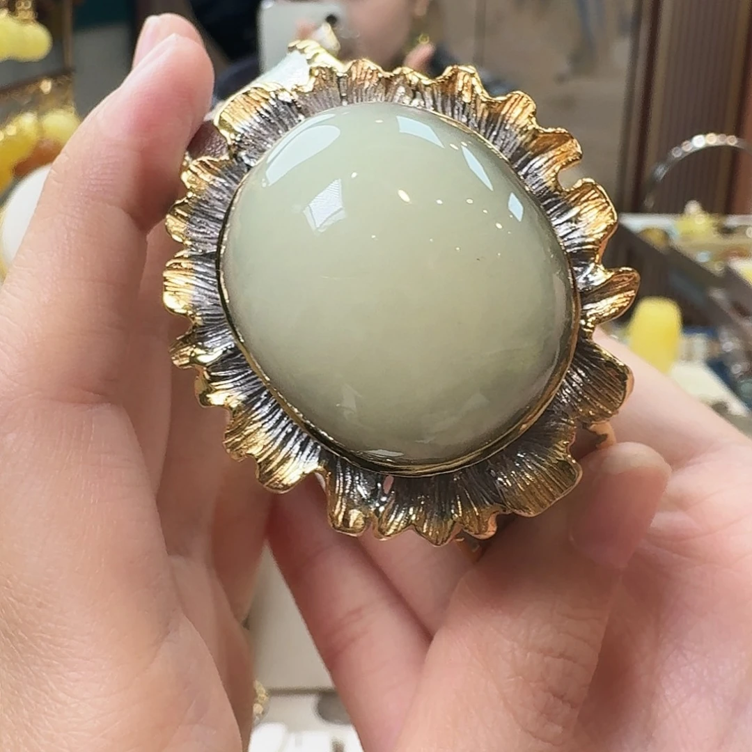 琥珀未镶嵌颈饰手镯