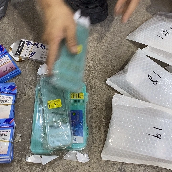 蓝盒短钩随机发5盒瑕疵