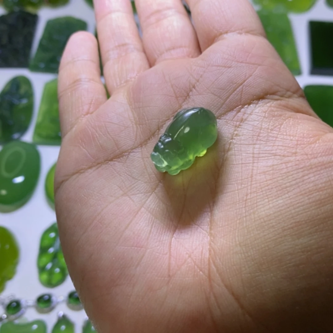 【闪购商品】蛇纹石玉颈饰未镶嵌