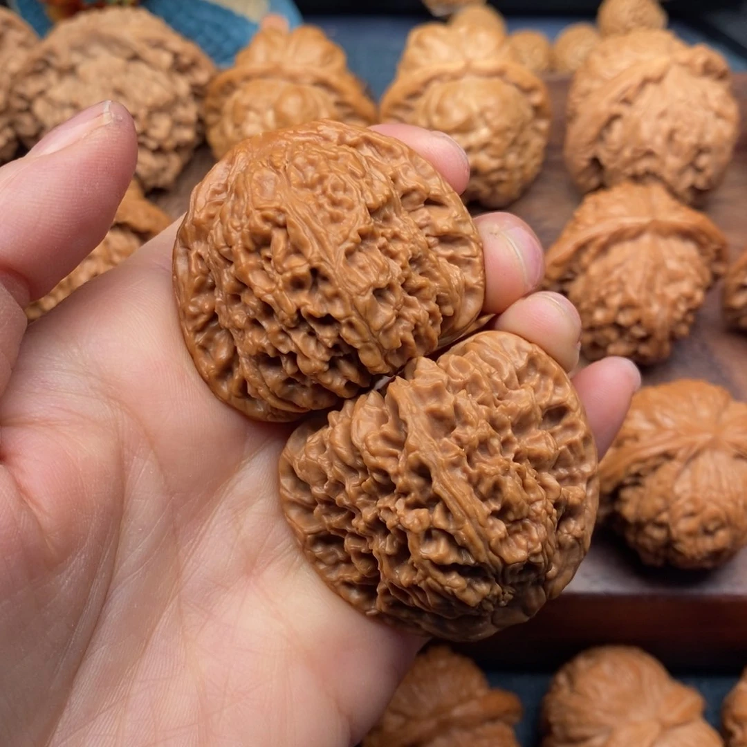 文玩核桃把件43全品南疆，同树精配