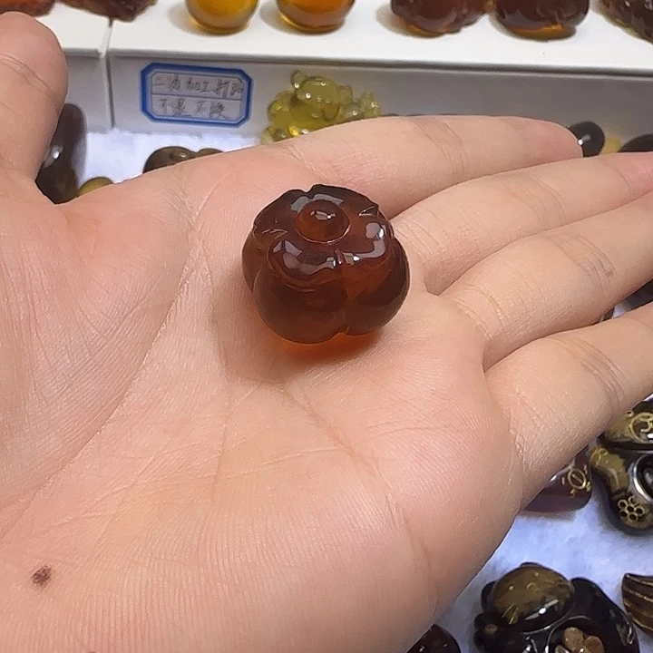 琥珀未镶嵌裸石小柿子