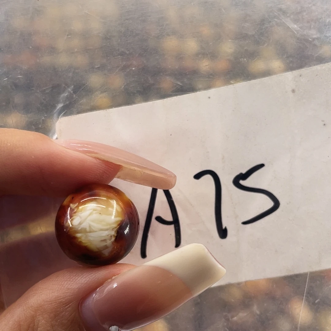 琥珀未镶嵌裸石15.2福利