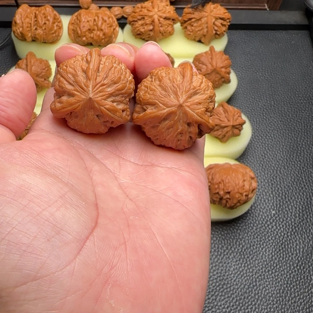 文玩核桃把件铁锤奔