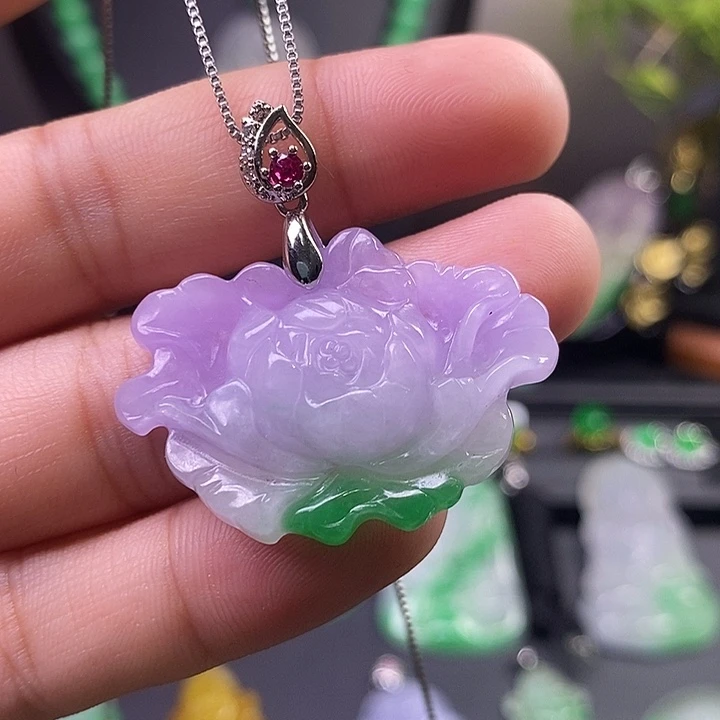 翡翠未镶嵌吊坠(赠链)