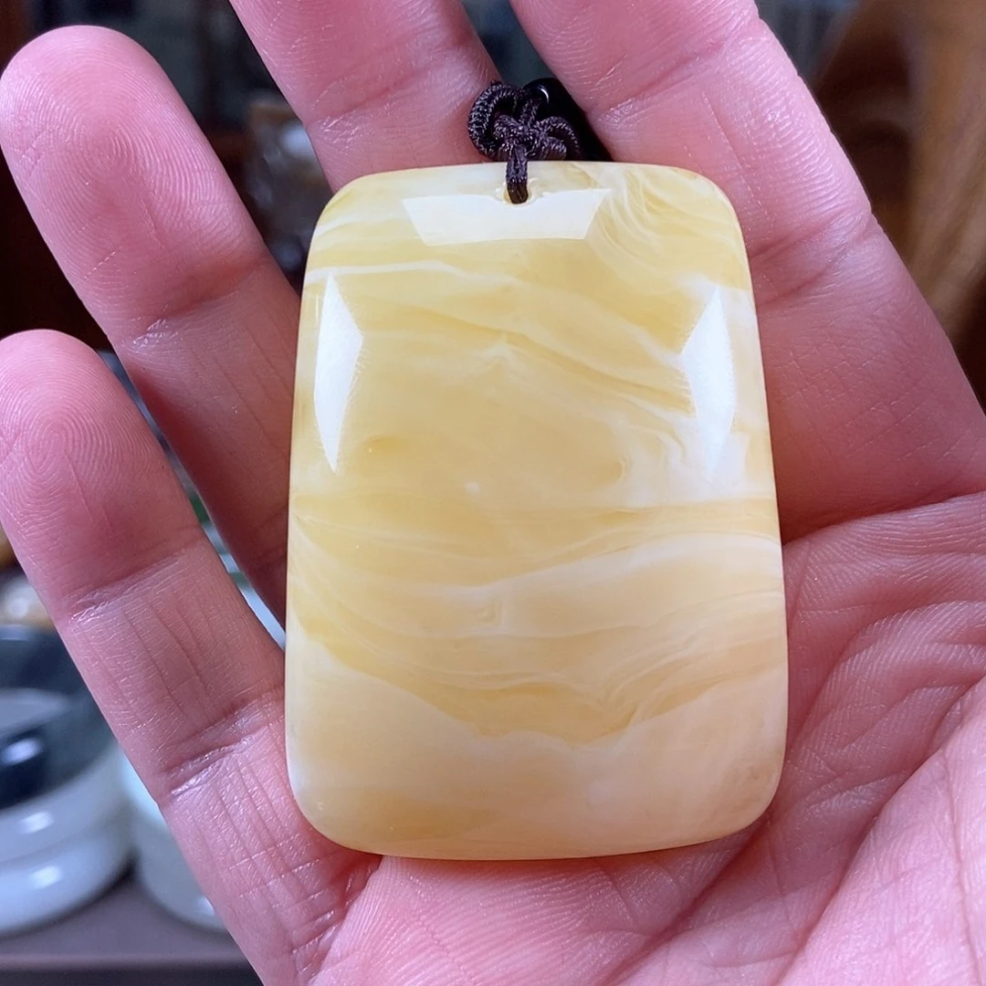 琥珀吊坠(赠链)未镶嵌