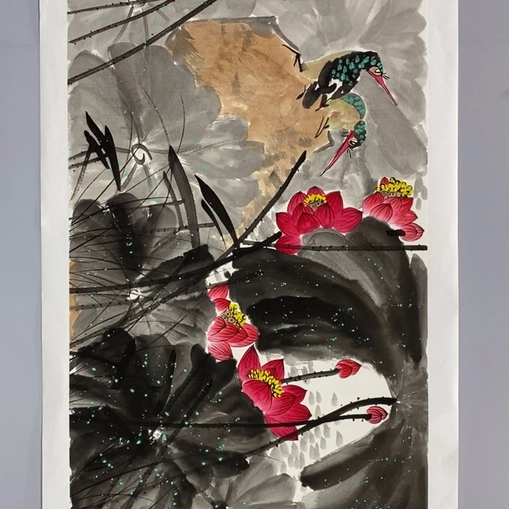 手绘作品等多种形式进行