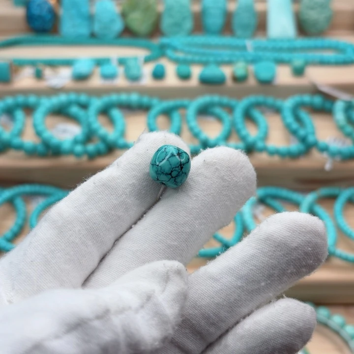 烟***雨绿松石未镶嵌珠宝奇石