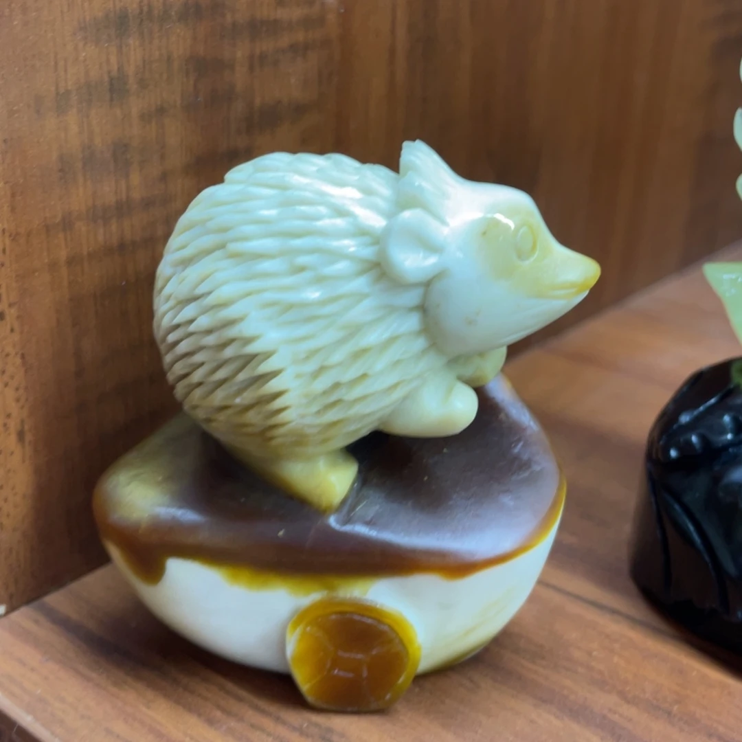 蛇纹石玉未镶嵌珠宝奇石