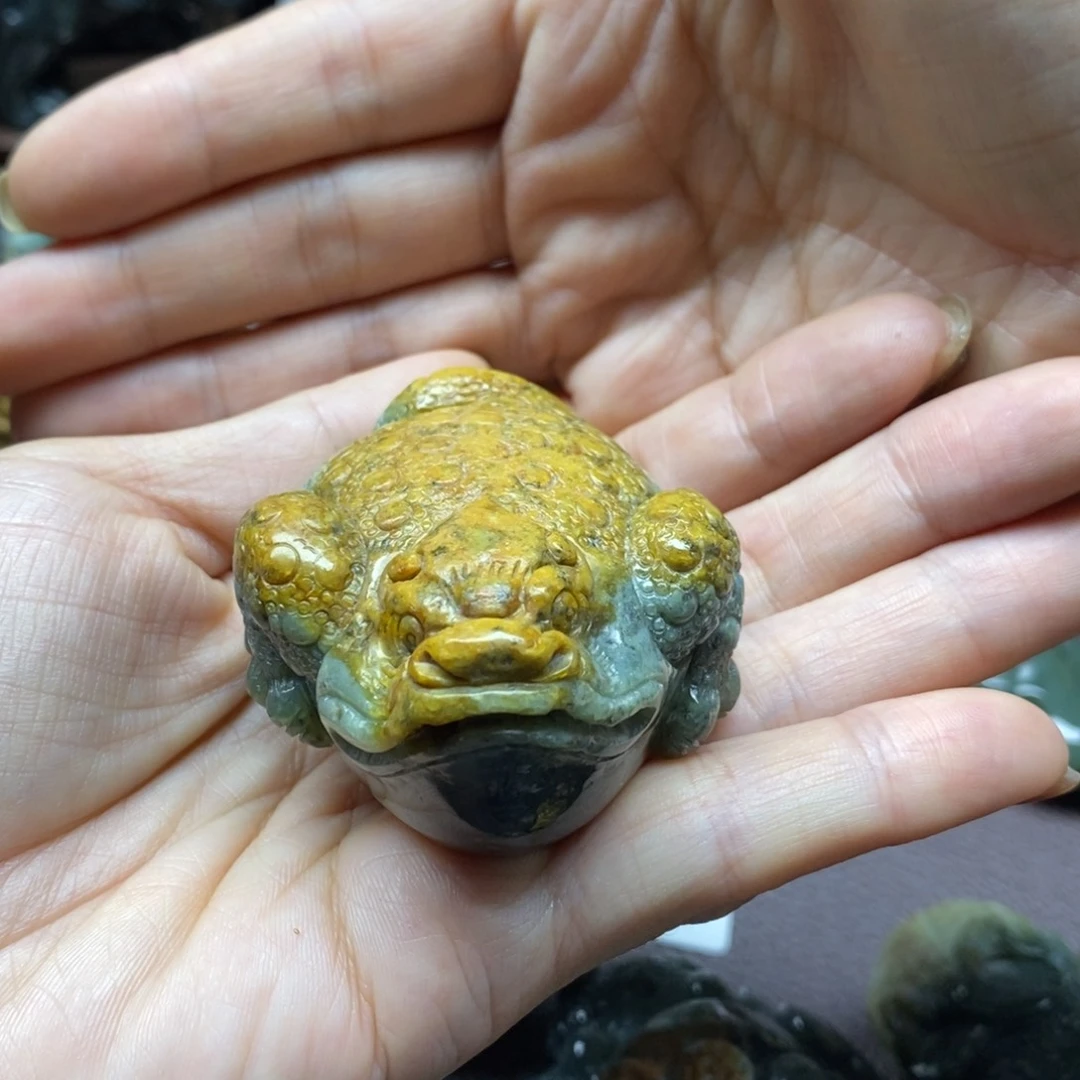 未镶嵌岫岩河磨玉（透闪石质玉）把件浮***?