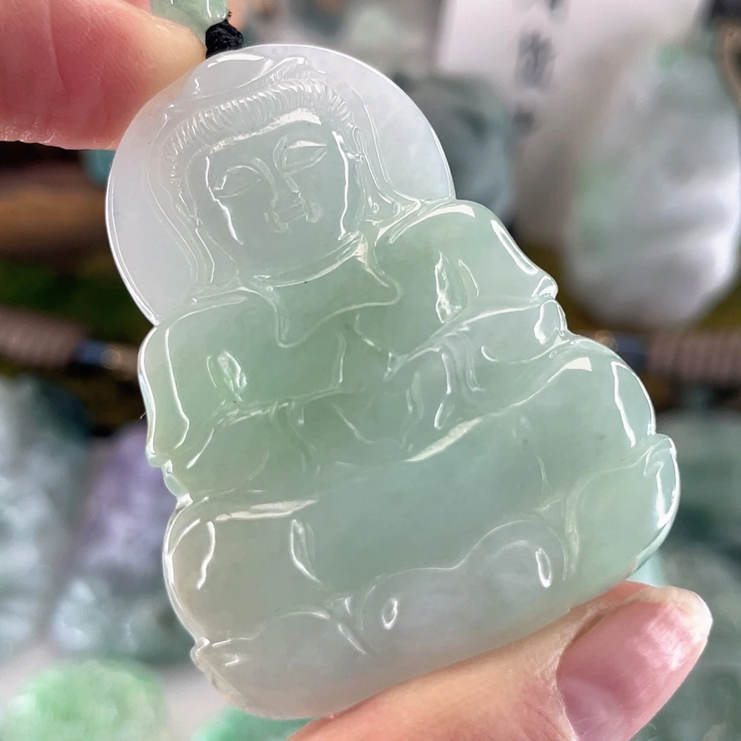 翡翠未镶嵌颈饰观音