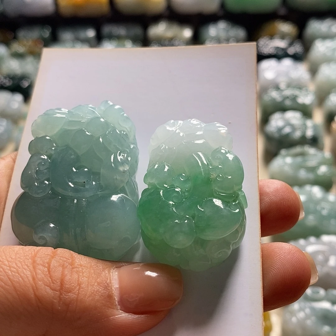 米***儿颈饰未镶嵌翡翠天然翡翠貔貅吊坠