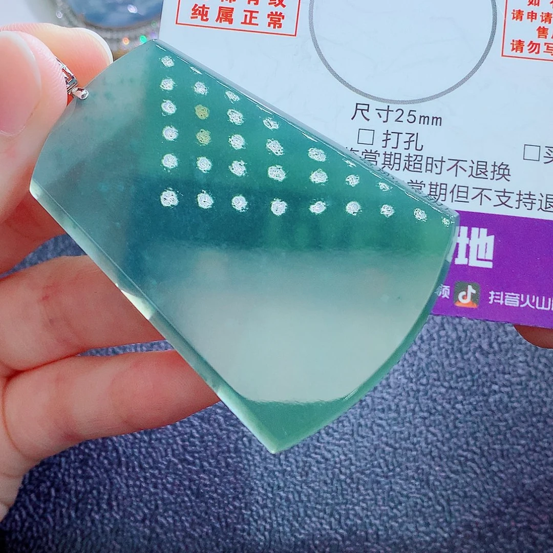 翡翠18K金镶嵌颈饰翡翠