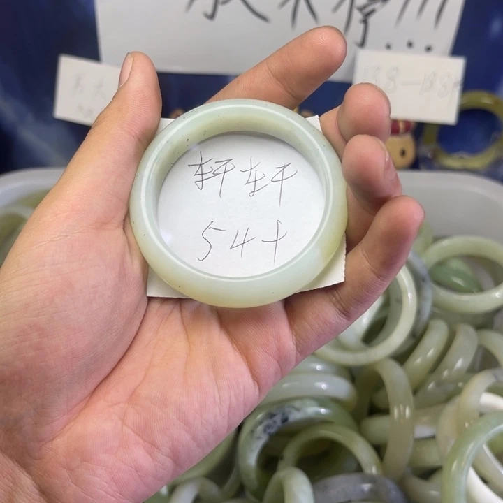 蛇纹石玉手镯未镶嵌轩*