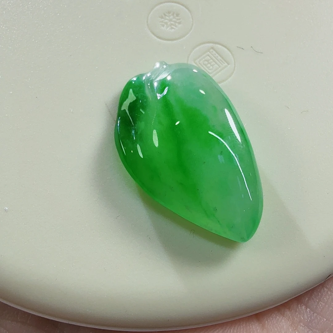 翡翠未镶嵌颈饰叶子