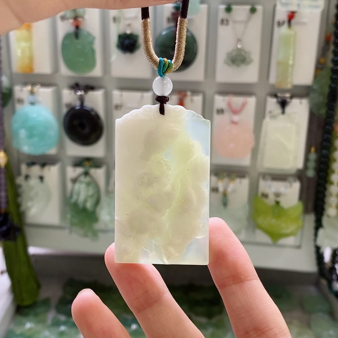 未镶嵌蛇纹石玉颈饰
