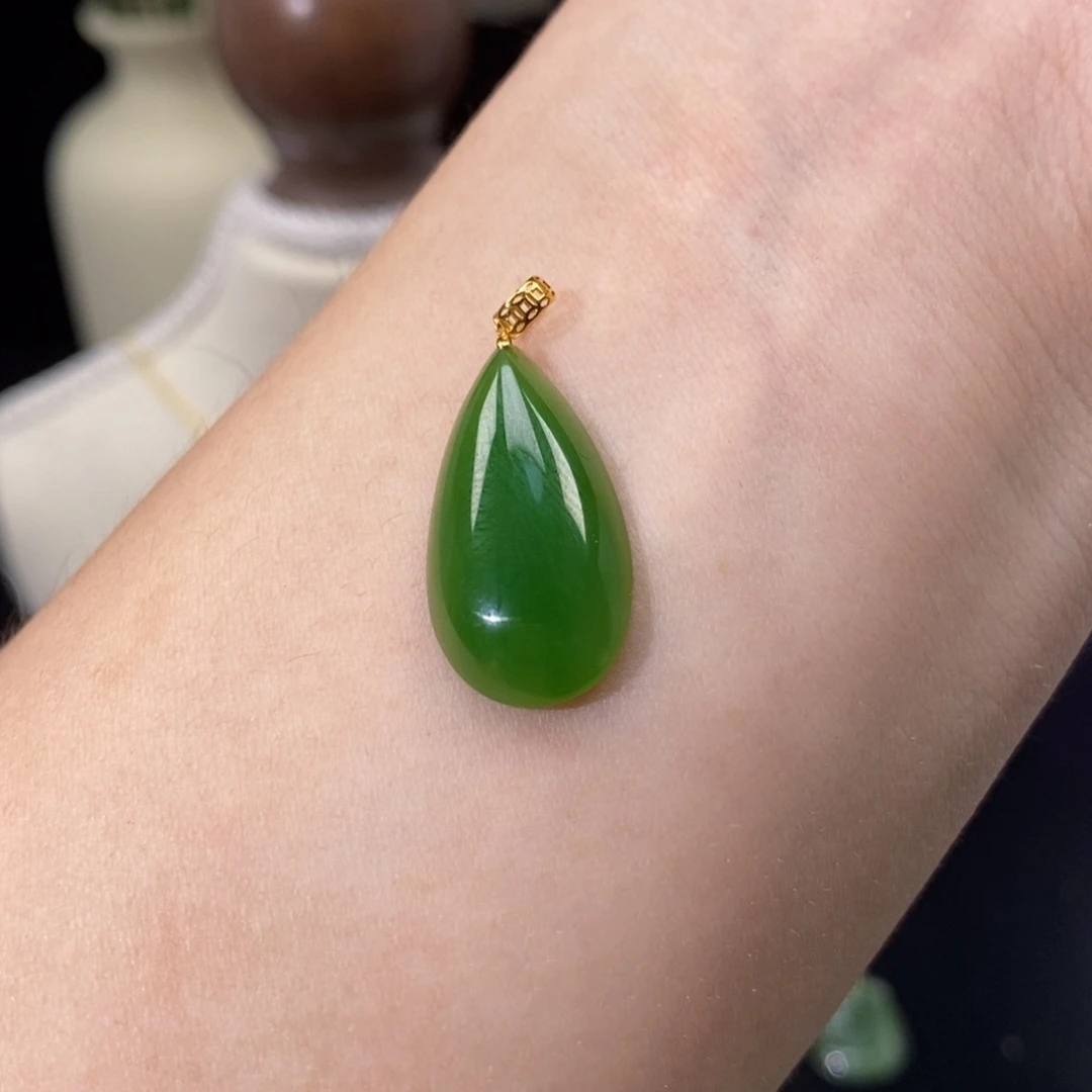 和田玉18K金镶嵌吊坠(赠链)