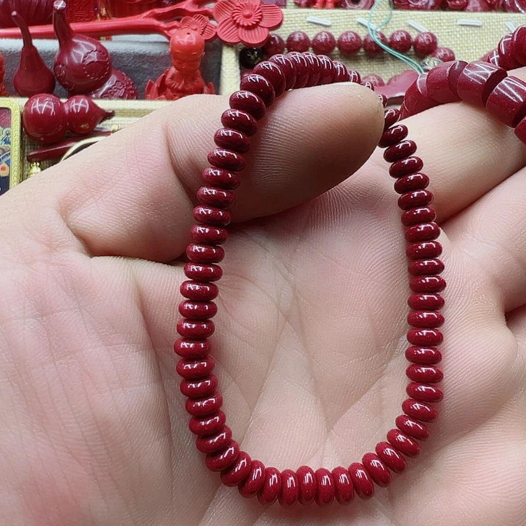 东陵石颈饰合金碎**?