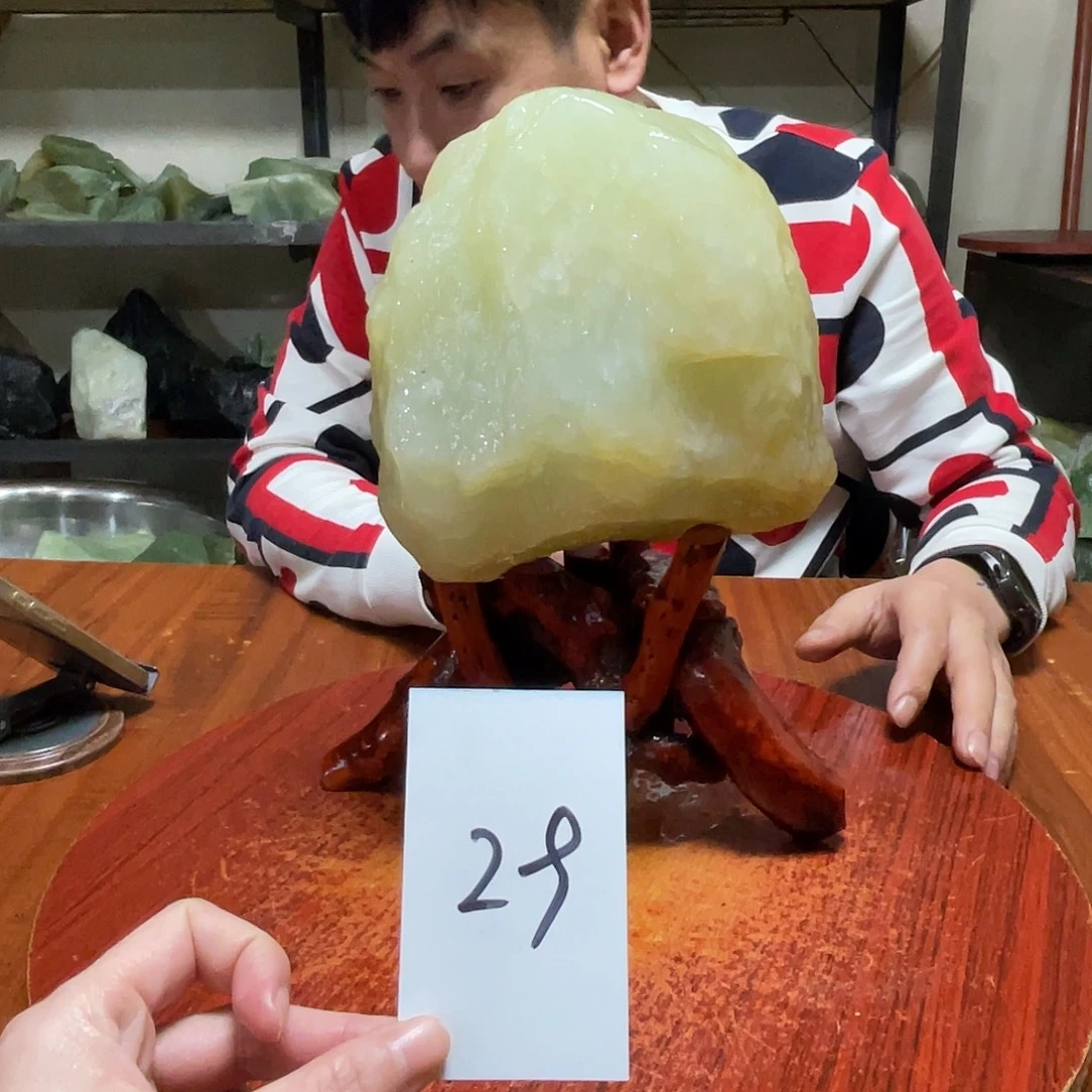 蛇纹石玉未镶嵌原石