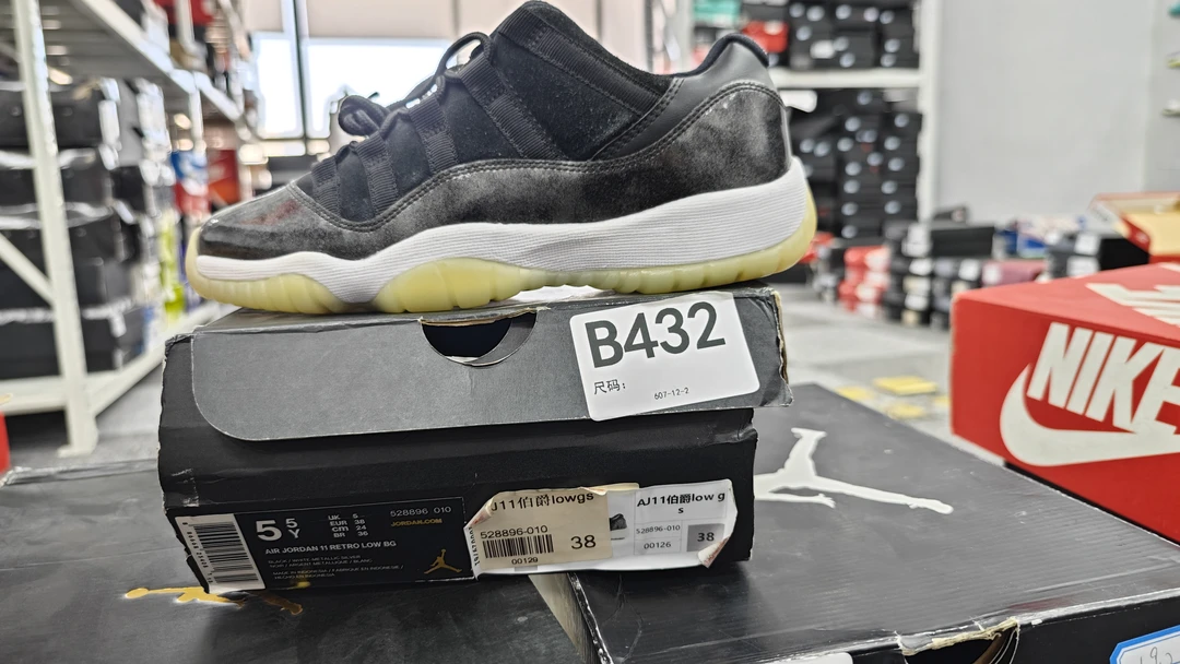 nike aj11伯爵 38码 全新原盒 11.26 guai B432