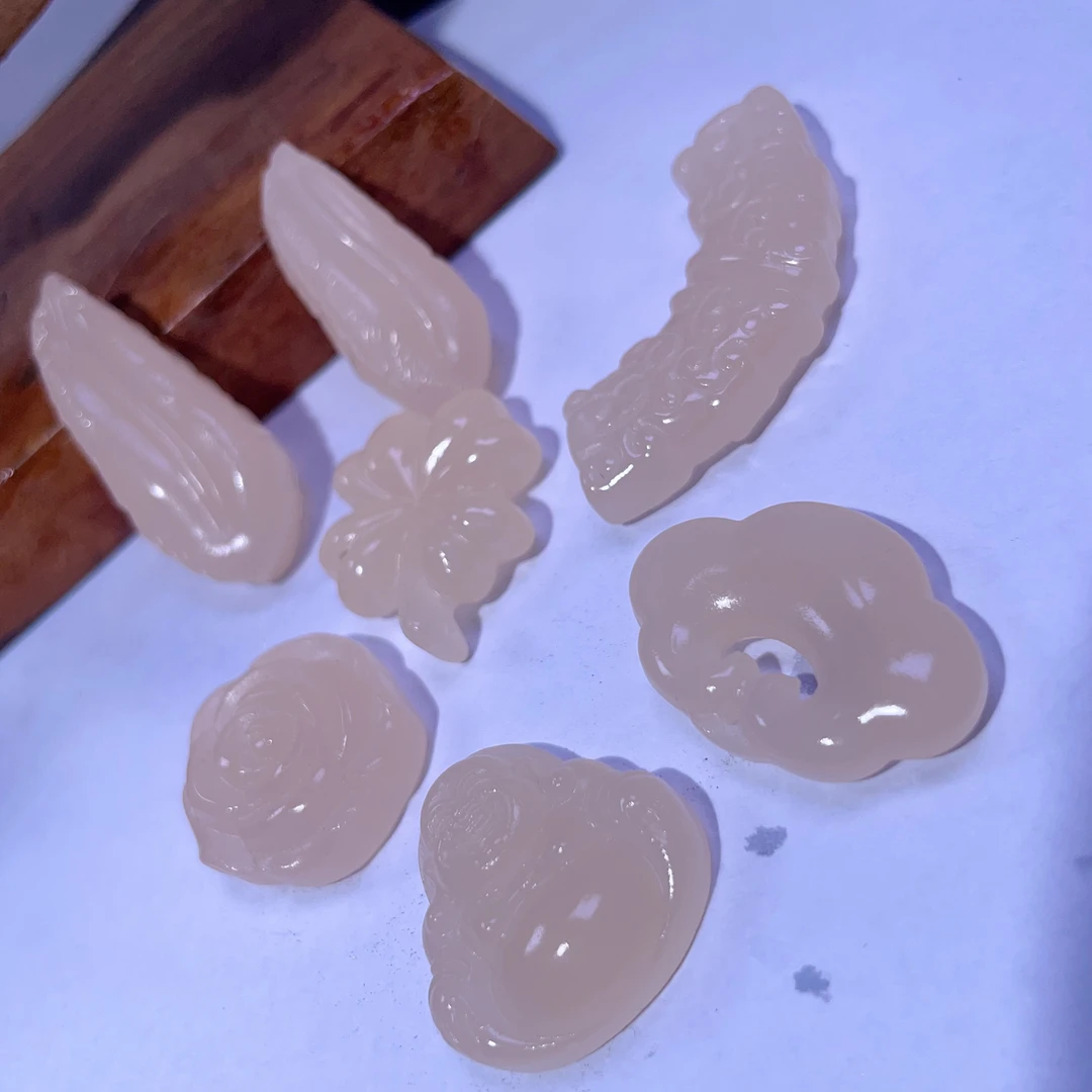 柚子粉精美藕粉吊坠原创设计 随机发一个