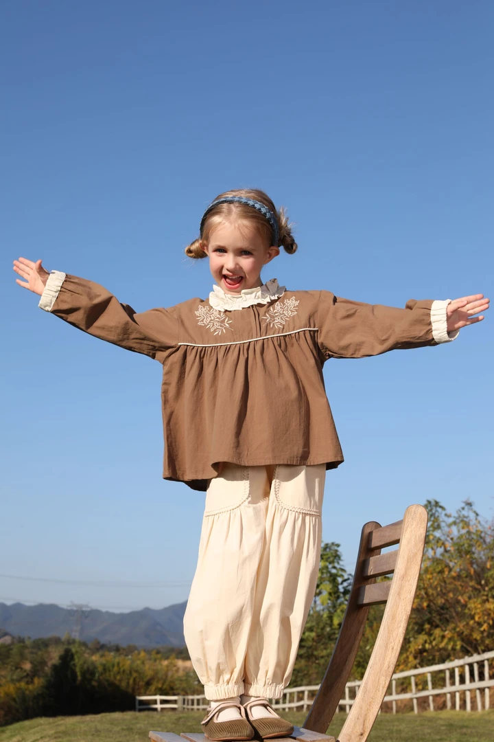 女童纯棉衬衫春秋季新款儿童翻领衬衣韩版宝宝洋气刺绣长袖薄款