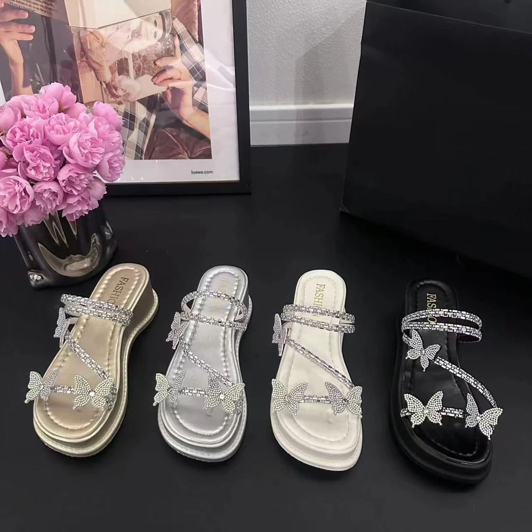 仙女风外穿水钻沙滩拖鞋2025夏新款爆款厚底蝴蝶配裙子时尚凉鞋