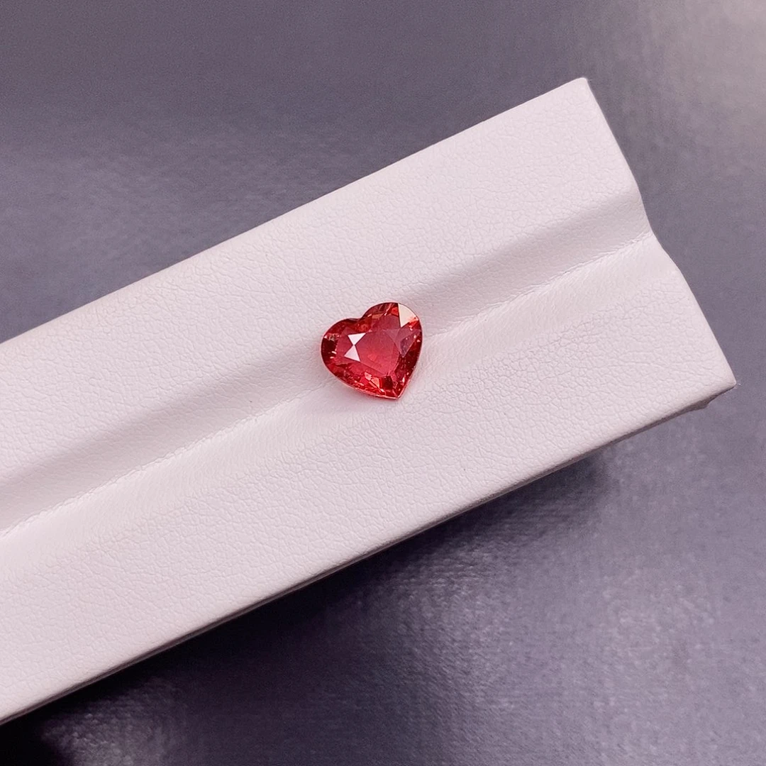 未镶嵌裸石碧玺2克拉