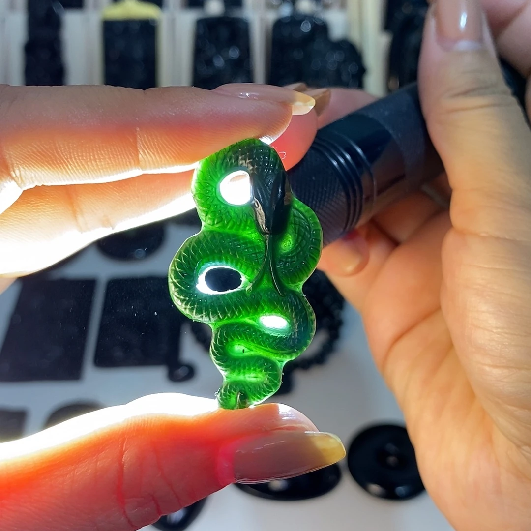 岫玉未镶嵌纯天然岫玉颈饰
