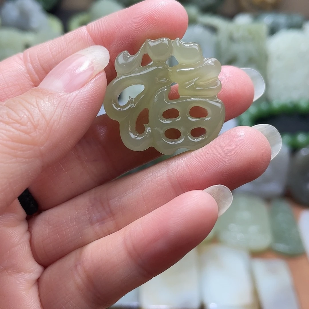 和田玉未镶嵌吊坠(不含链)