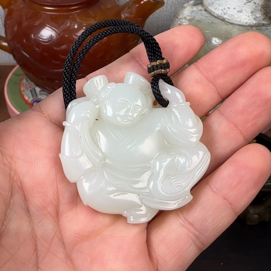 6***8非常精美的脖挂件