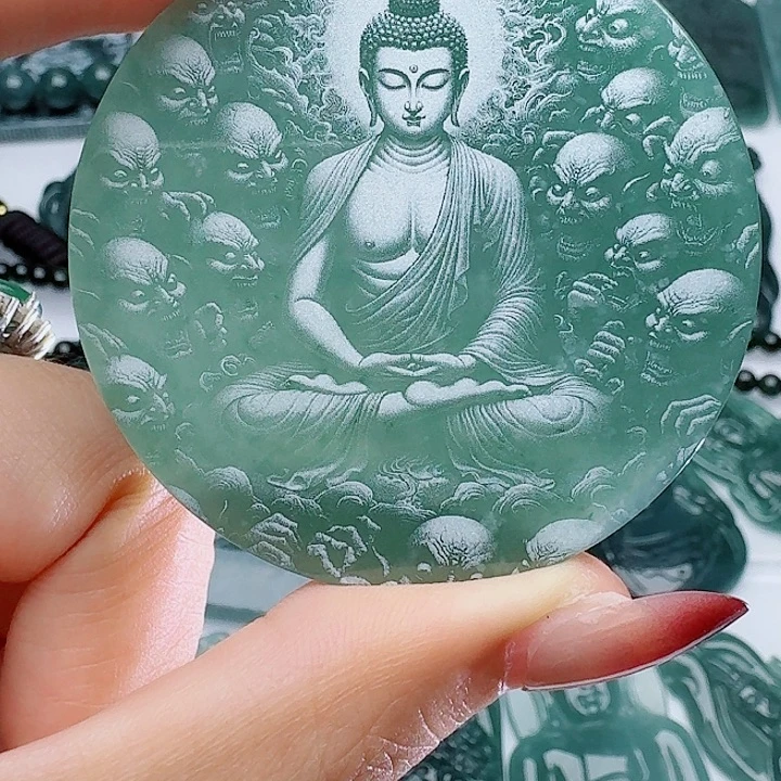 翡翠未镶嵌颈饰多样性发其一
