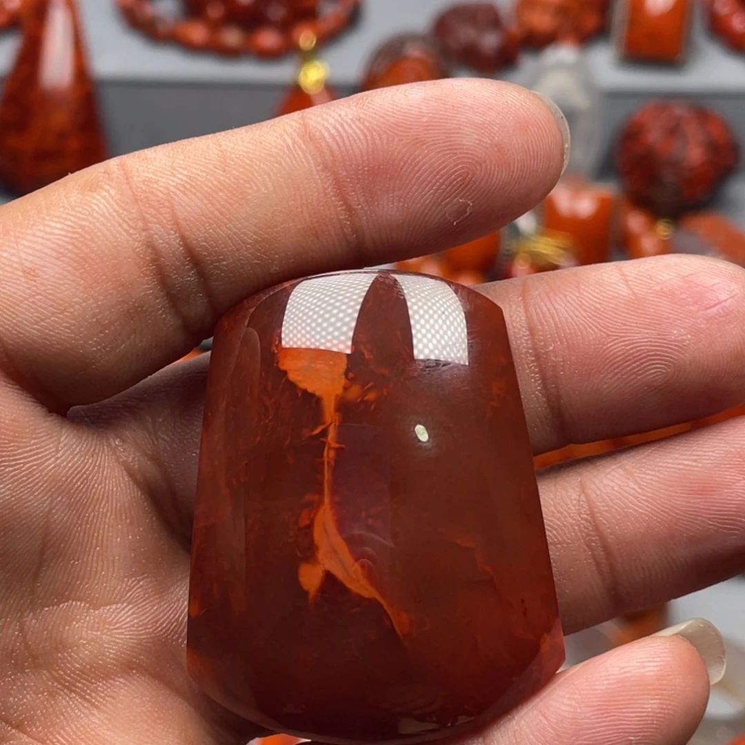 南红玛瑙未镶嵌珠宝奇石吊坠