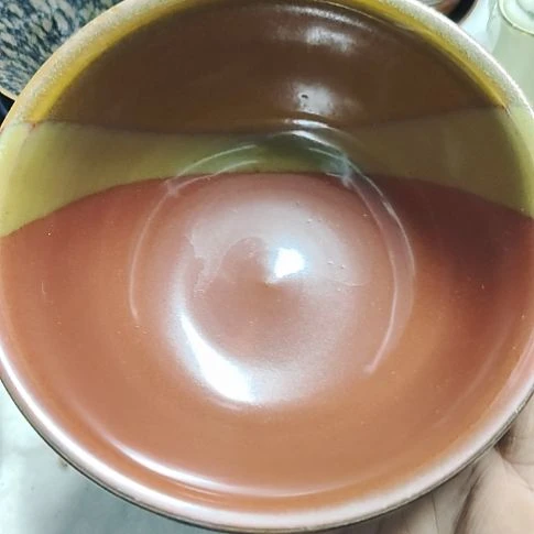 瓷片瓷片，各种摆件，均有瑕疵。沙锅！