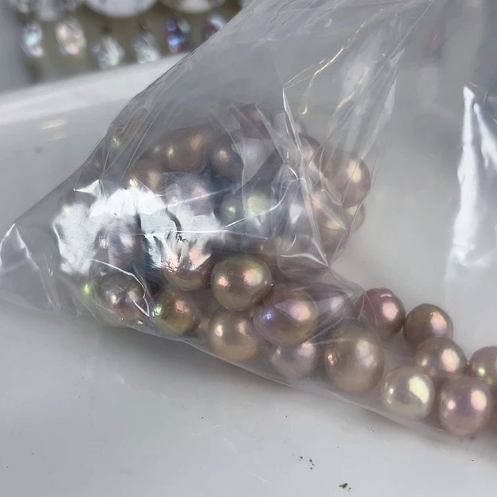 淡水珍珠未镶嵌颈饰很***花