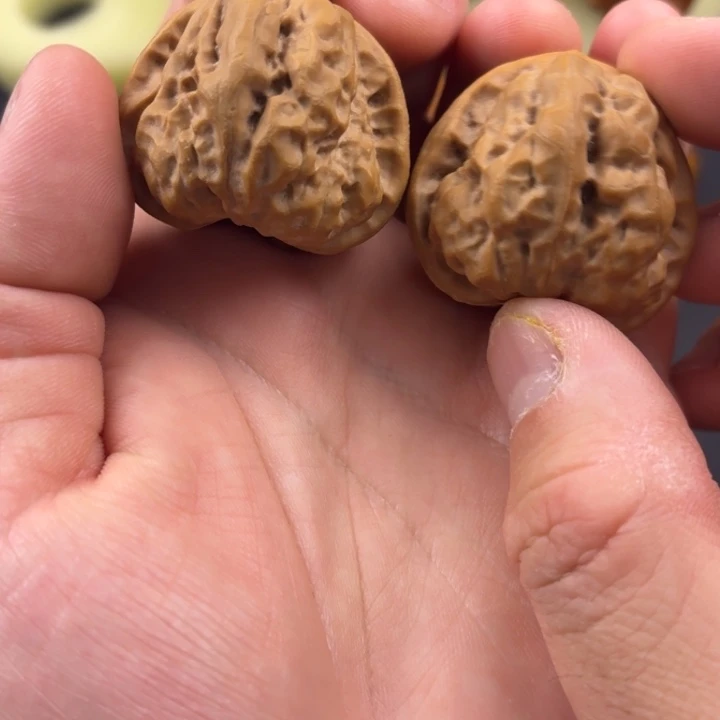 文玩核桃把件蛤蟆头三角蛙 精品开背