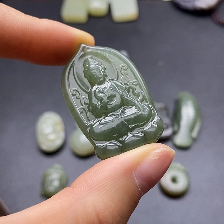 颈饰未镶嵌和田玉