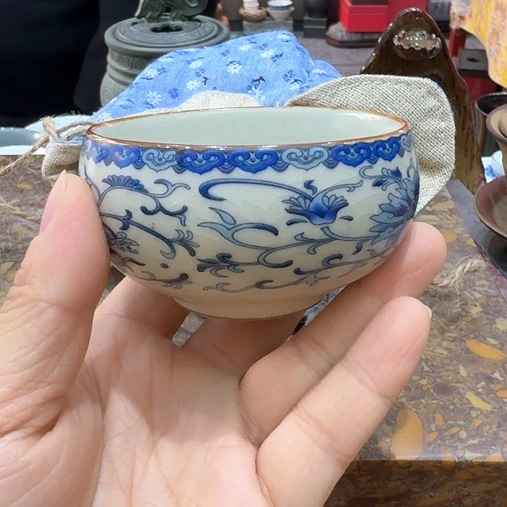 汝瓷主人杯一个，瓷。。。