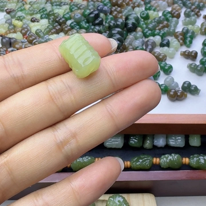 萌***萌和田玉未镶嵌挂件