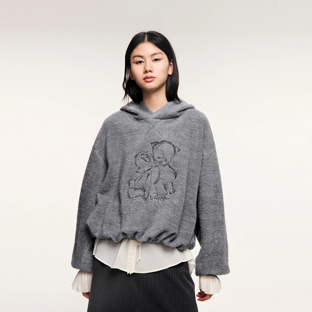UOOYAA/乌丫2025冬季新款「伤心小熊」刺绣连帽卫衣 6182