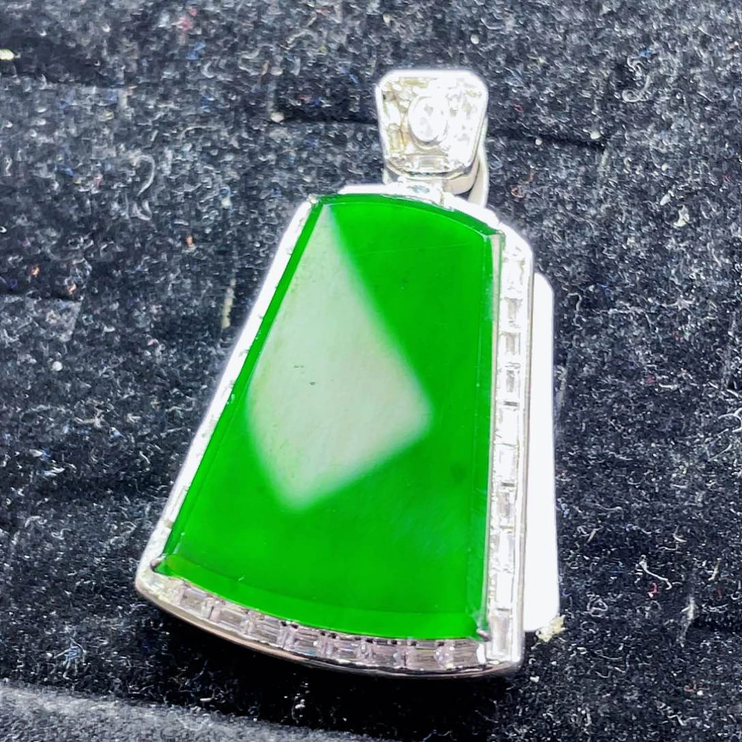 翡翠未镶嵌吊坠(不含链)66