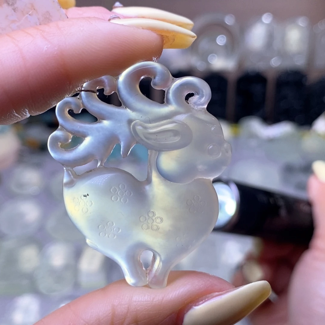 蛇纹石玉未镶嵌颈饰