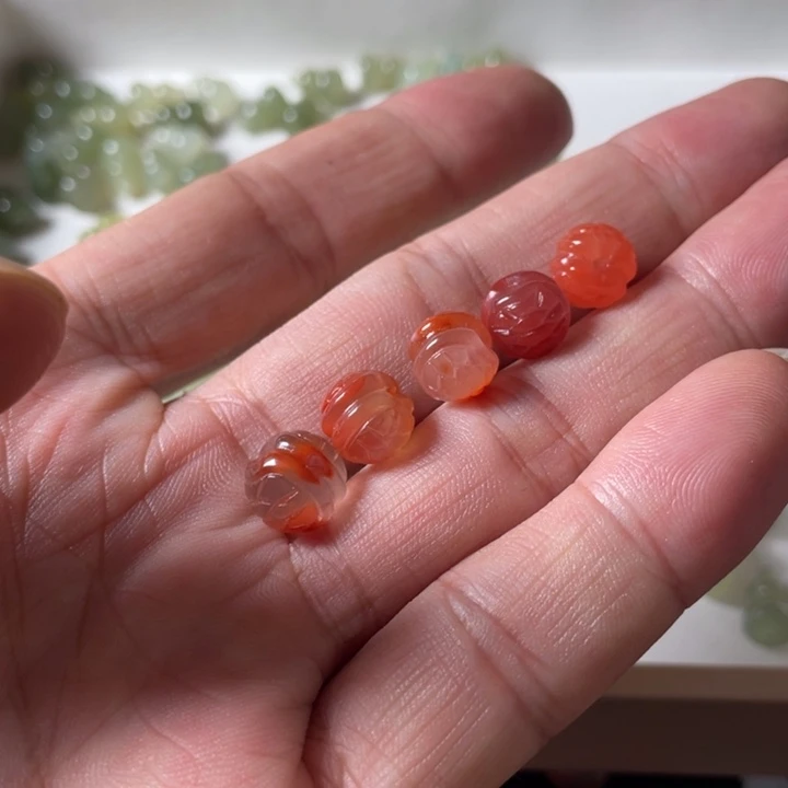 颈饰未镶嵌南红玛瑙
