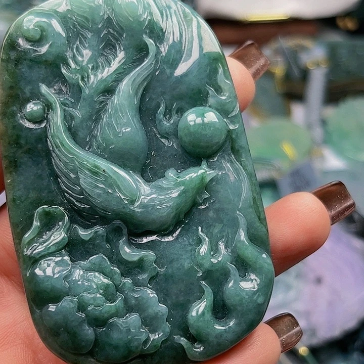 翡翠未镶嵌颈饰挂件