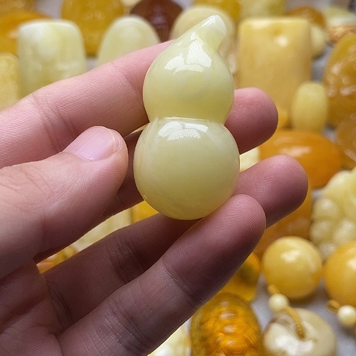 琥珀颈饰未镶嵌琥珀蜜蜡吊坠