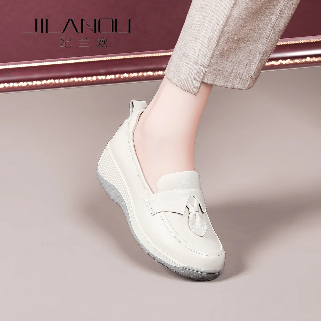 厚底真皮乐福鞋女秋2025新款坡跟妈妈女鞋软底一脚蹬休闲牛皮单鞋
